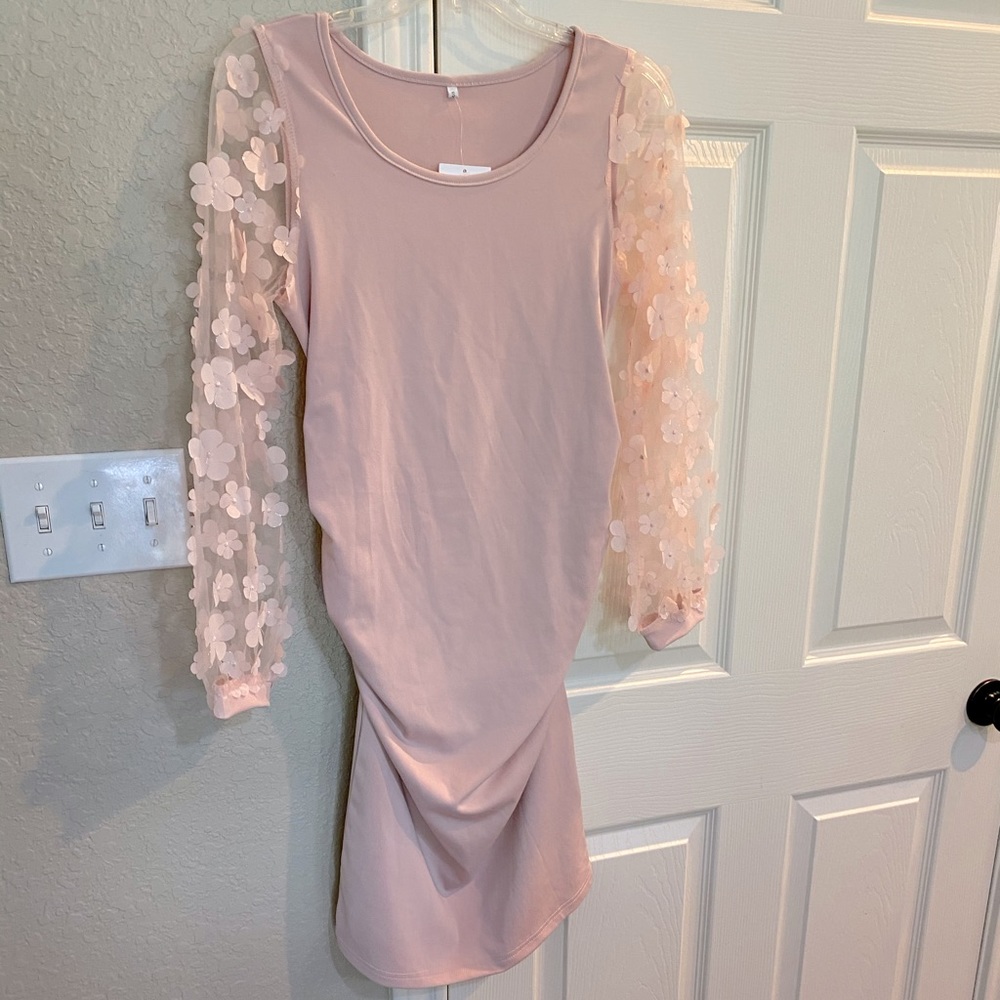 Beautiful pink maternity dress never worn